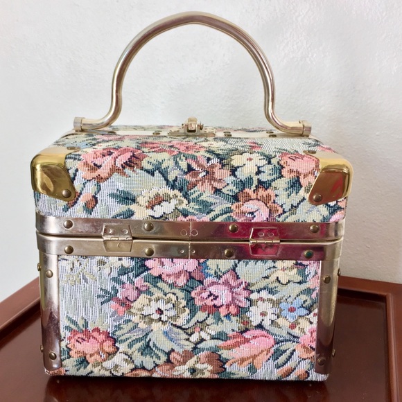 Delill Handbags - Rare Antique Delill Train Case